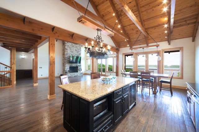 685 River Oaks Dr, Big Sandy, TN 38221