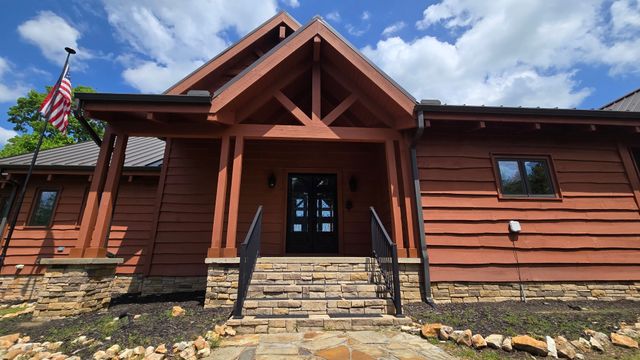 685 River Oaks Dr, Big Sandy, TN 38221