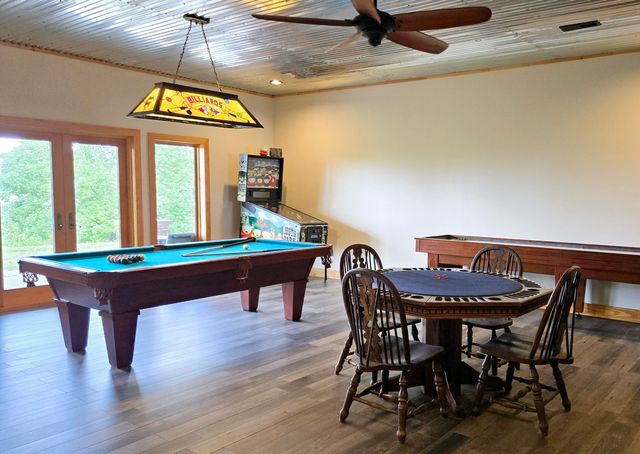 685 River Oaks Dr, Big Sandy, TN 38221