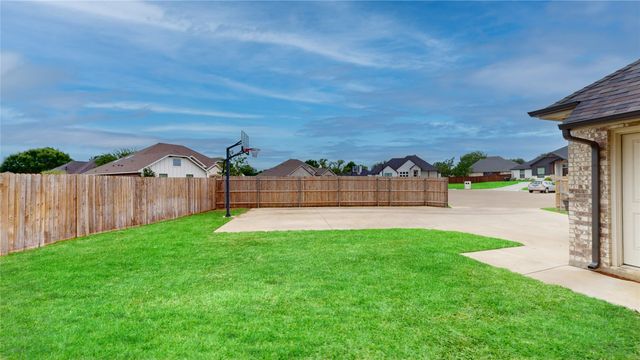 1520 Bent Creek Drive, Cleburne, TX 76033