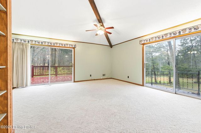 3300 Pin Oak Dr, La Grange, KY 40031