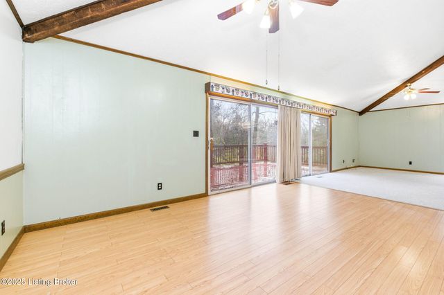 3300 Pin Oak Dr, La Grange, KY 40031