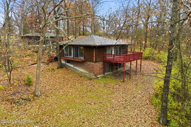 3300 Pin Oak Dr, La Grange, KY 40031