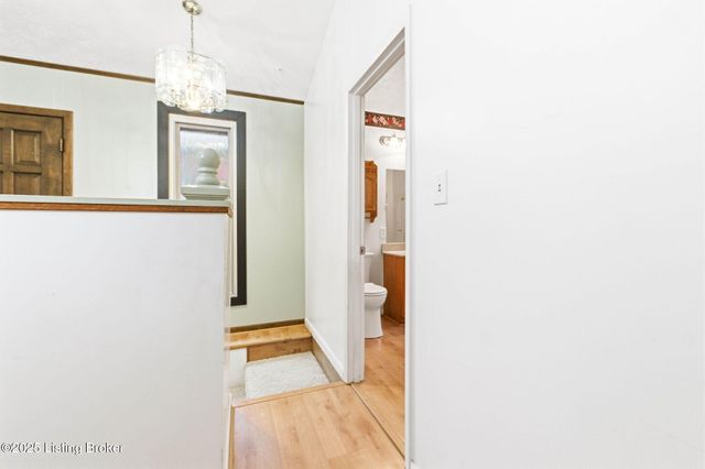 3300 Pin Oak Dr, La Grange, KY 40031