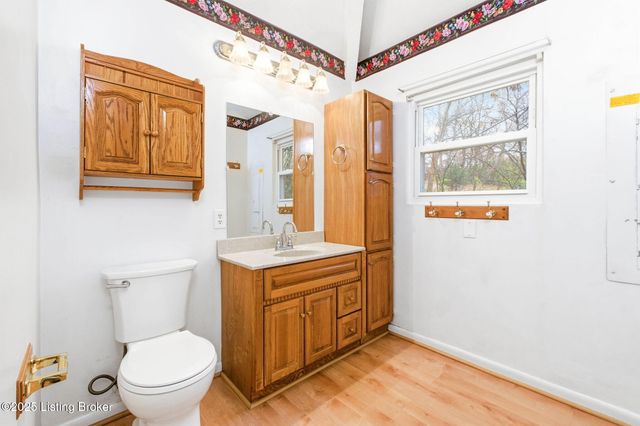 3300 Pin Oak Dr, La Grange, KY 40031