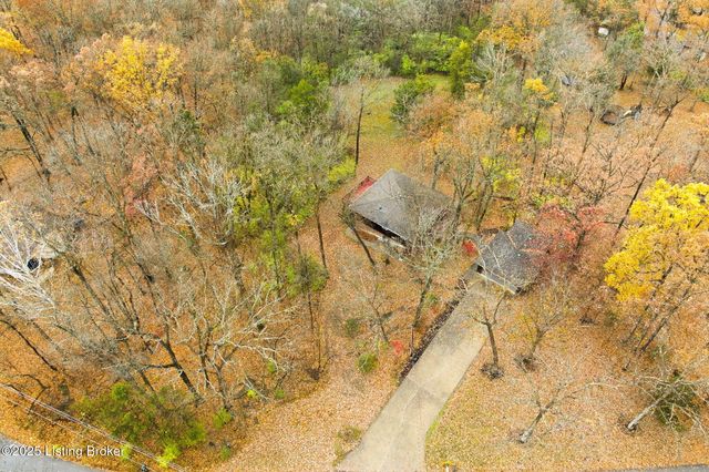 3300 Pin Oak Dr, La Grange, KY 40031