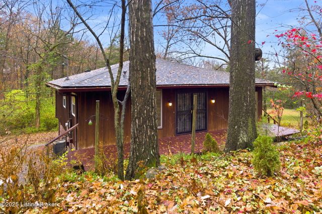 3300 Pin Oak Dr, La Grange, KY 40031