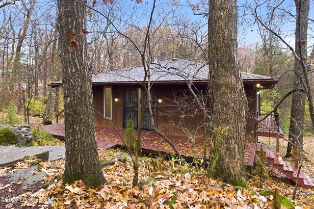 3300 Pin Oak Dr, La Grange, KY 40031