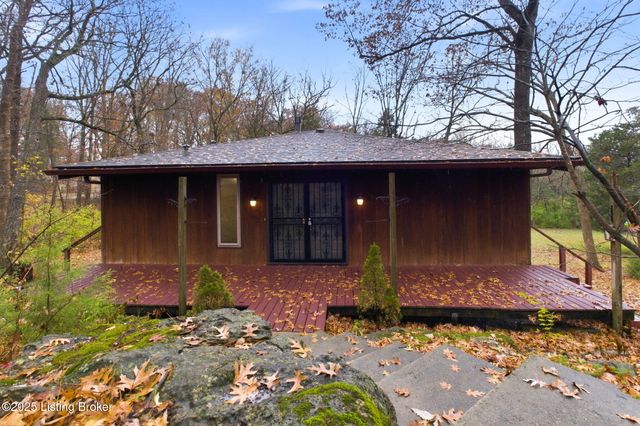 3300 Pin Oak Dr, La Grange, KY 40031