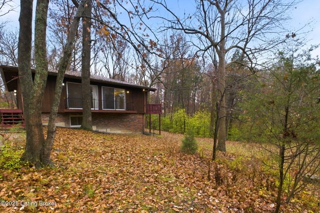 3300 Pin Oak Dr, La Grange, KY 40031