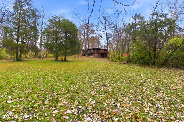 3300 Pin Oak Dr, La Grange, KY 40031