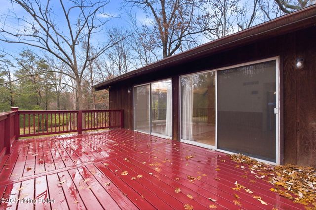 3300 Pin Oak Dr, La Grange, KY 40031