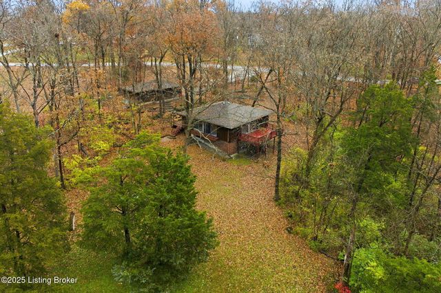 3300 Pin Oak Dr, La Grange, KY 40031