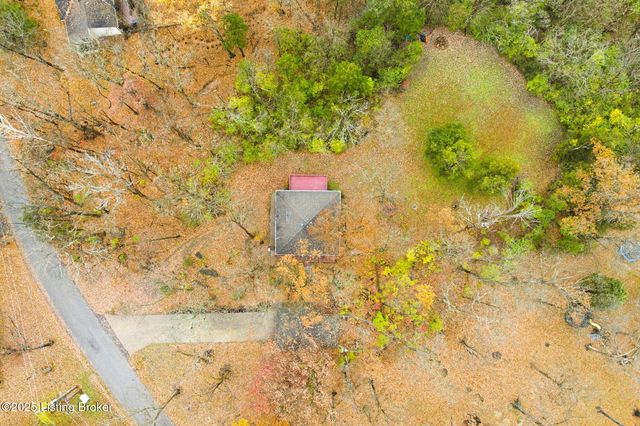 3300 Pin Oak Dr, La Grange, KY 40031