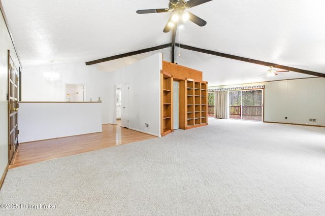 3300 Pin Oak Dr, La Grange, KY 40031