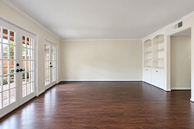 526 N Post Oak Lane, Houston, TX 77024