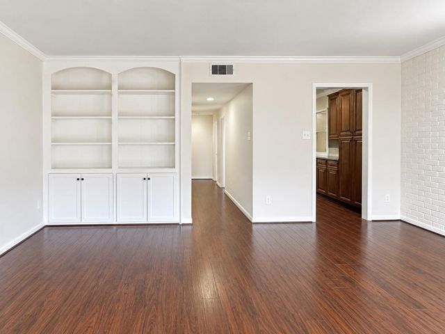 526 N Post Oak Lane, Houston, TX 77024