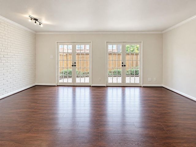 526 N Post Oak Lane, Houston, TX 77024