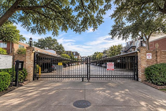 526 N Post Oak Lane, Houston, TX 77024