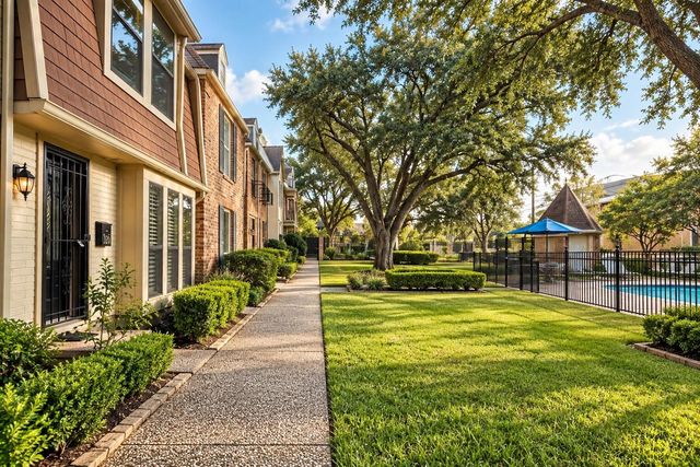 526 N Post Oak Lane, Houston, TX 77024