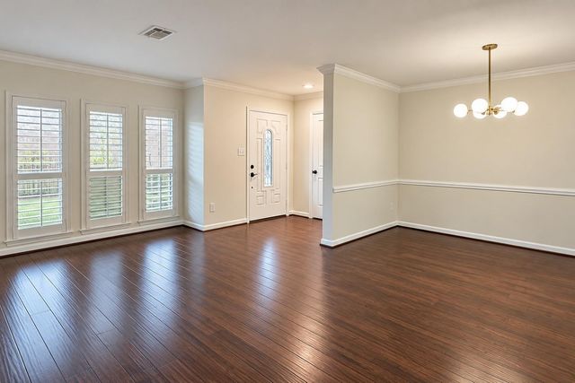 526 N Post Oak Lane, Houston, TX 77024