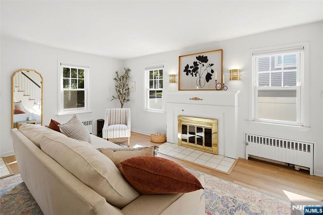 11 Monroe Avenue, Roseland, NJ 07068