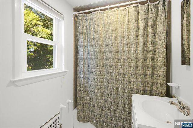 11 Monroe Avenue, Roseland, NJ 07068