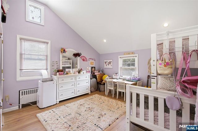 11 Monroe Avenue, Roseland, NJ 07068