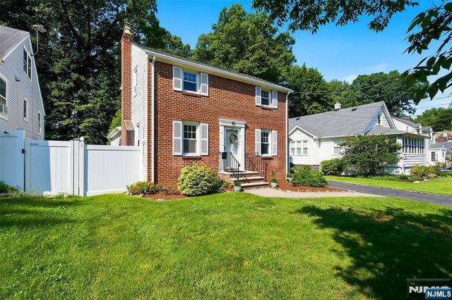 11 Monroe Avenue, Roseland, NJ 07068