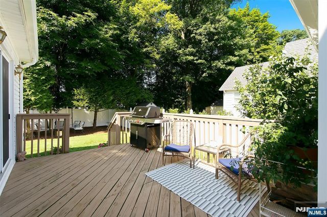 11 Monroe Avenue, Roseland, NJ 07068