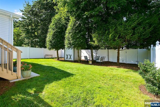 11 Monroe Avenue, Roseland, NJ 07068
