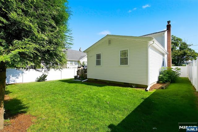 11 Monroe Avenue, Roseland, NJ 07068