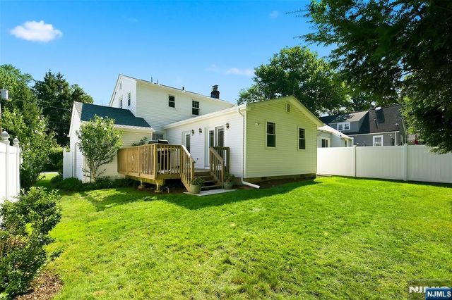 11 Monroe Avenue, Roseland, NJ 07068