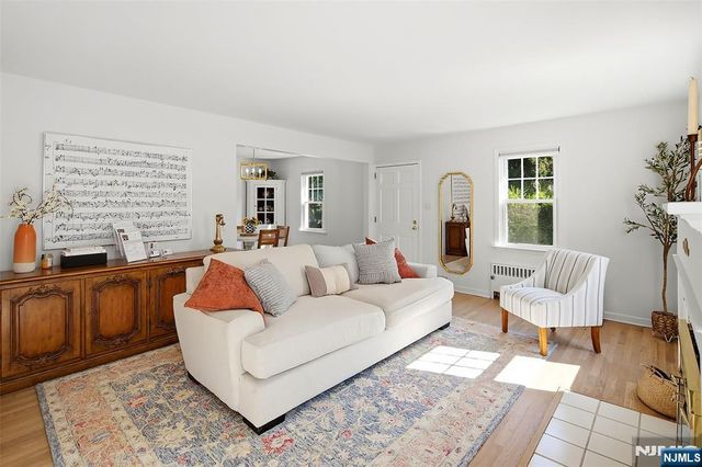 11 Monroe Avenue, Roseland, NJ 07068