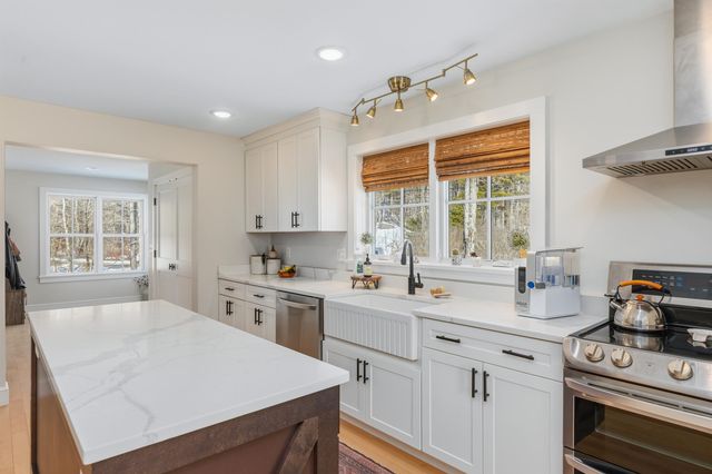 29 Bonds Corner Road, Hancock, NH 03449