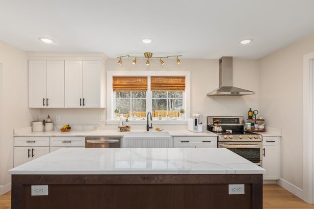 29 Bonds Corner Road, Hancock, NH 03449