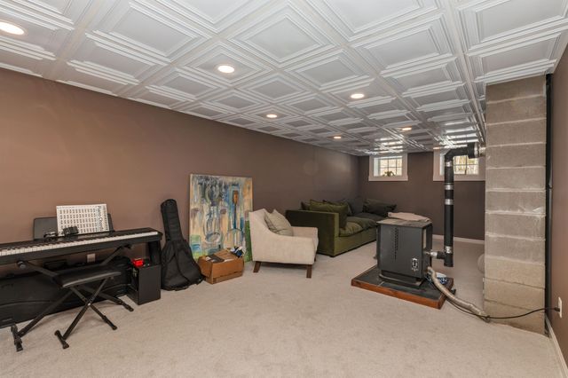 29 Bonds Corner Road, Hancock, NH 03449