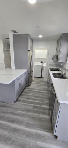 320 N 70th Terrace, Hollywood, FL 33024