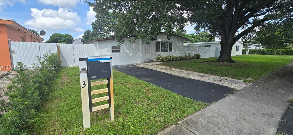320 N 70th Terrace, Hollywood, FL 33024