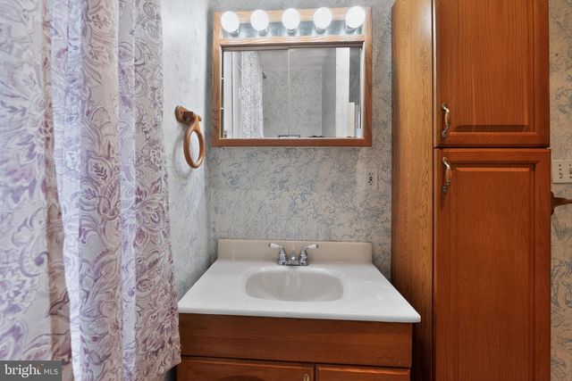 1258 LINDEN AVE, Halethorpe, MD 21227