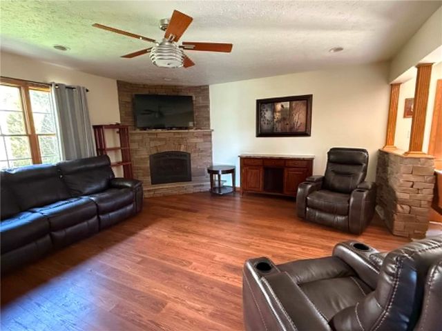 1040 CROSS CREEK DRIVE, South Union Twp, PA 15401