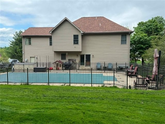 1040 CROSS CREEK DRIVE, South Union Twp, PA 15401