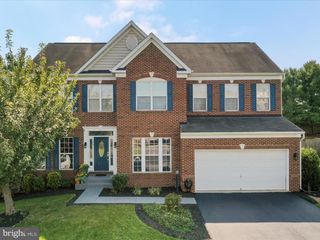 136 VICTORIA LN, Charles Town, WV 25414
