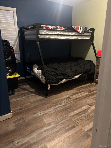 19982 Kingsville Street, Harper Woods, MI 48225