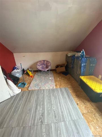 19982 Kingsville Street, Harper Woods, MI 48225