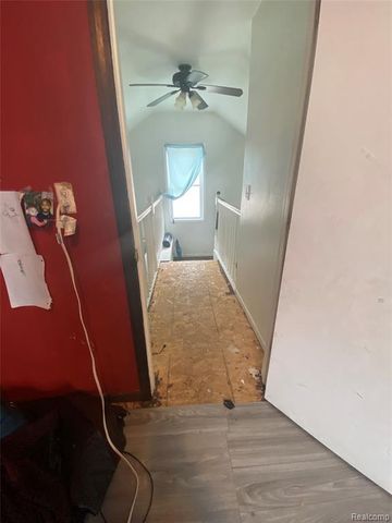 19982 Kingsville Street, Harper Woods, MI 48225