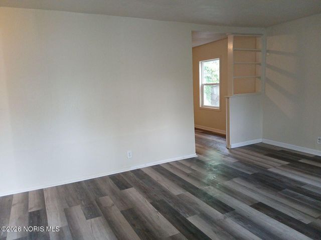 560 Williamsville Avenue, Toledo, OH 43609