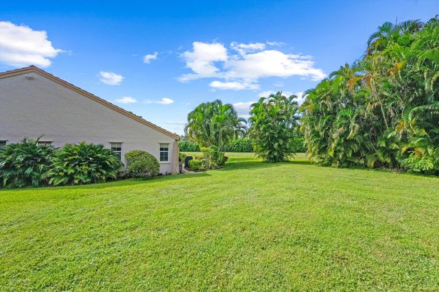 7943 Lake Sands Drive, Delray Beach, FL 33446