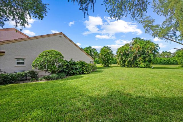 7943 Lake Sands Drive, Delray Beach, FL 33446