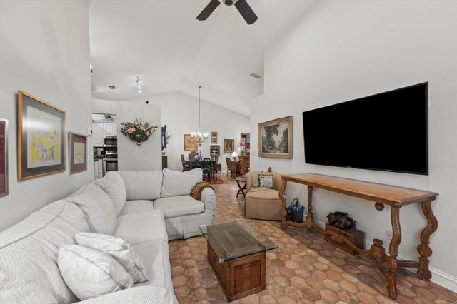 7943 Lake Sands Drive, Delray Beach, FL 33446